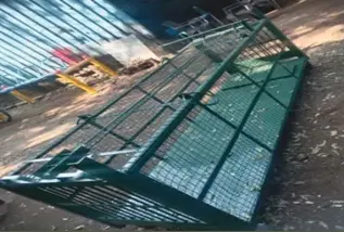 Crocodile Cage 